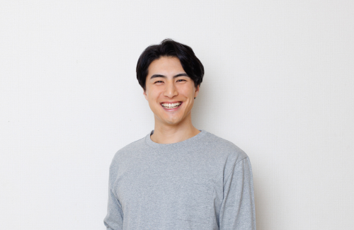 笑顔の男性